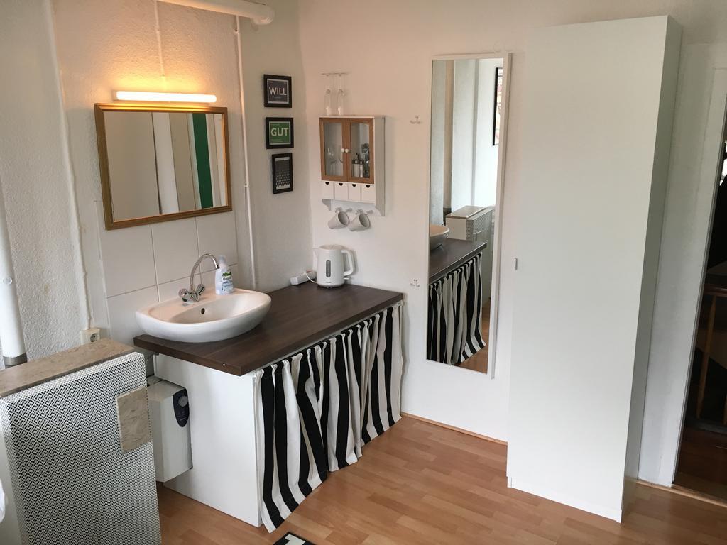 Privatzimmer In Bester Altstadtlage Tübingen Habitación foto