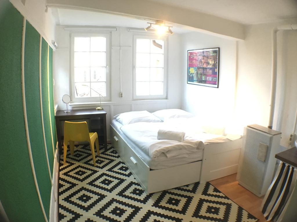 Privatzimmer In Bester Altstadtlage Tübingen Habitación foto