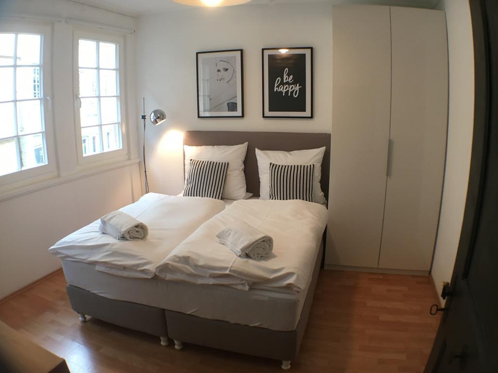 Privatzimmer In Bester Altstadtlage Tübingen Habitación foto